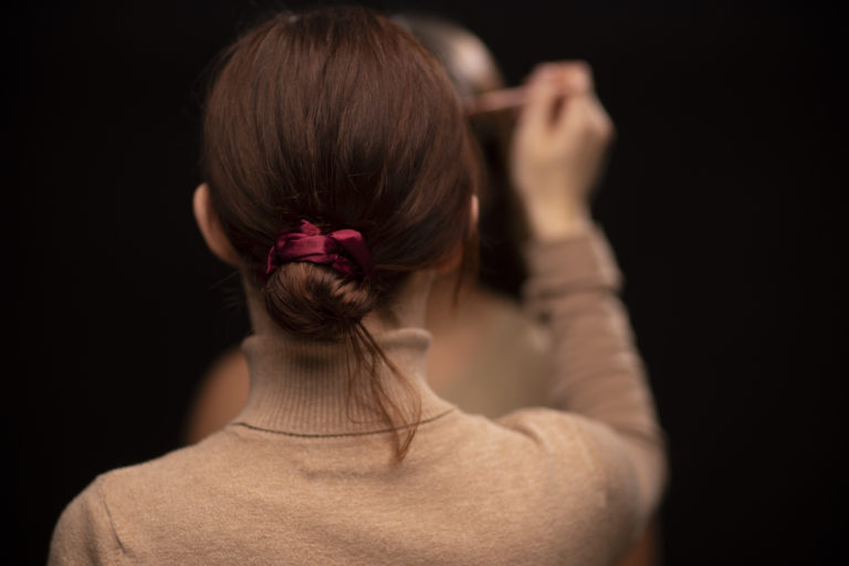 Das Foto ist von dem Fotografen Tom Lausen in seinem Studio in Grünendeich Nahe Stade und Hamburg entstanden. Ich als Make-up Artist & Hairstylist habe das Make-up & Hairstyling für das Model kreiert.